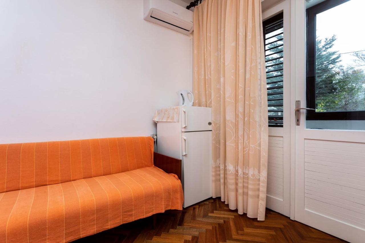 Rooms & Studio Apartment Mira Baska  Exterior photo