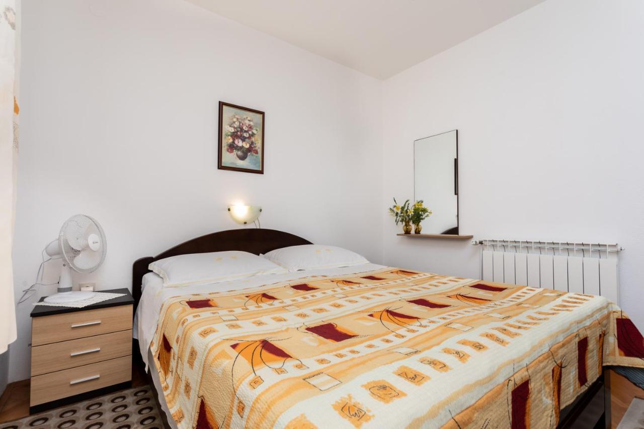 Rooms & Studio Apartment Mira Baska  Exterior photo