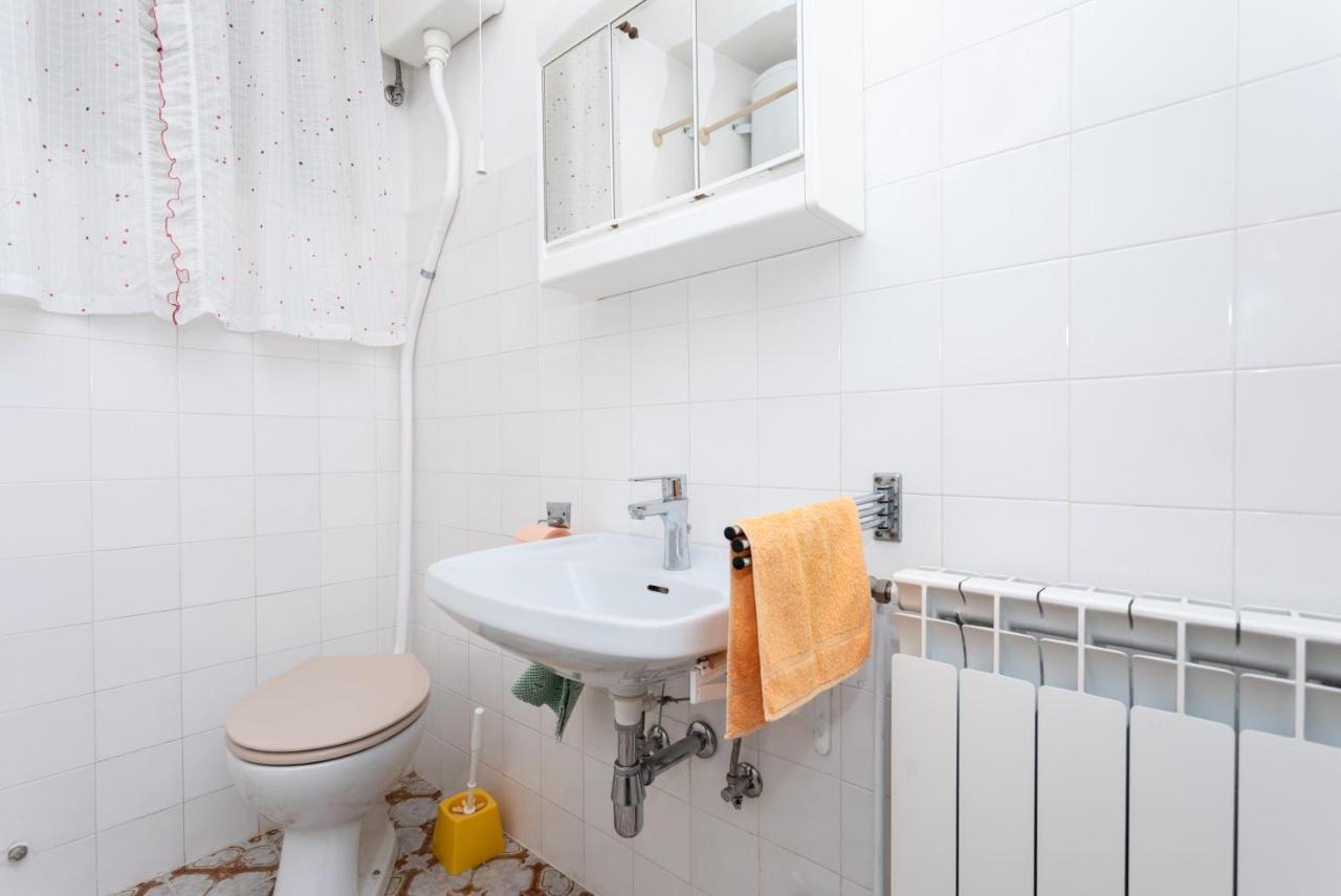 Rooms & Studio Apartment Mira Baska  Exterior photo